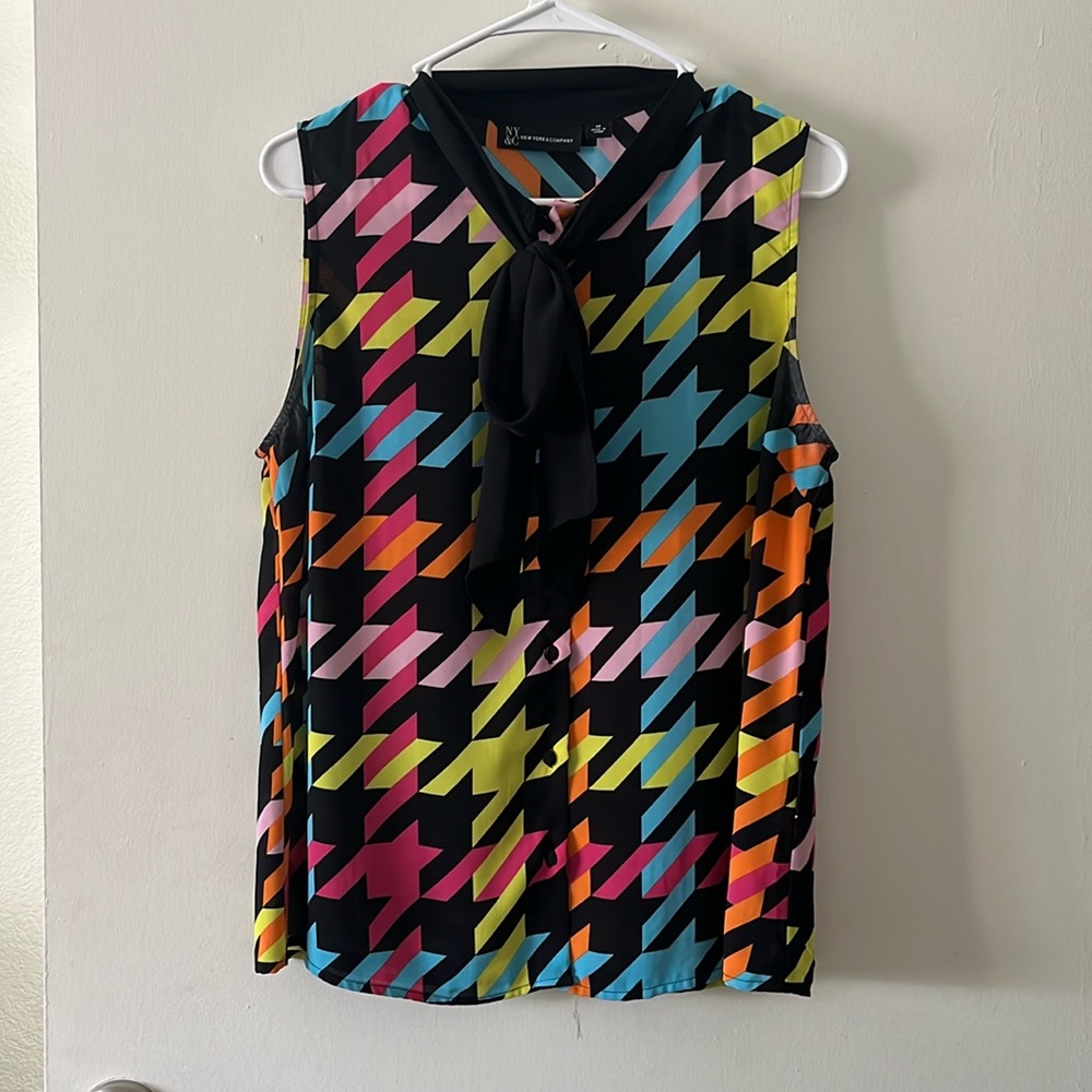 New York & Company Business Casual Shirt - Vibrant Colors and Quirky Cool Design